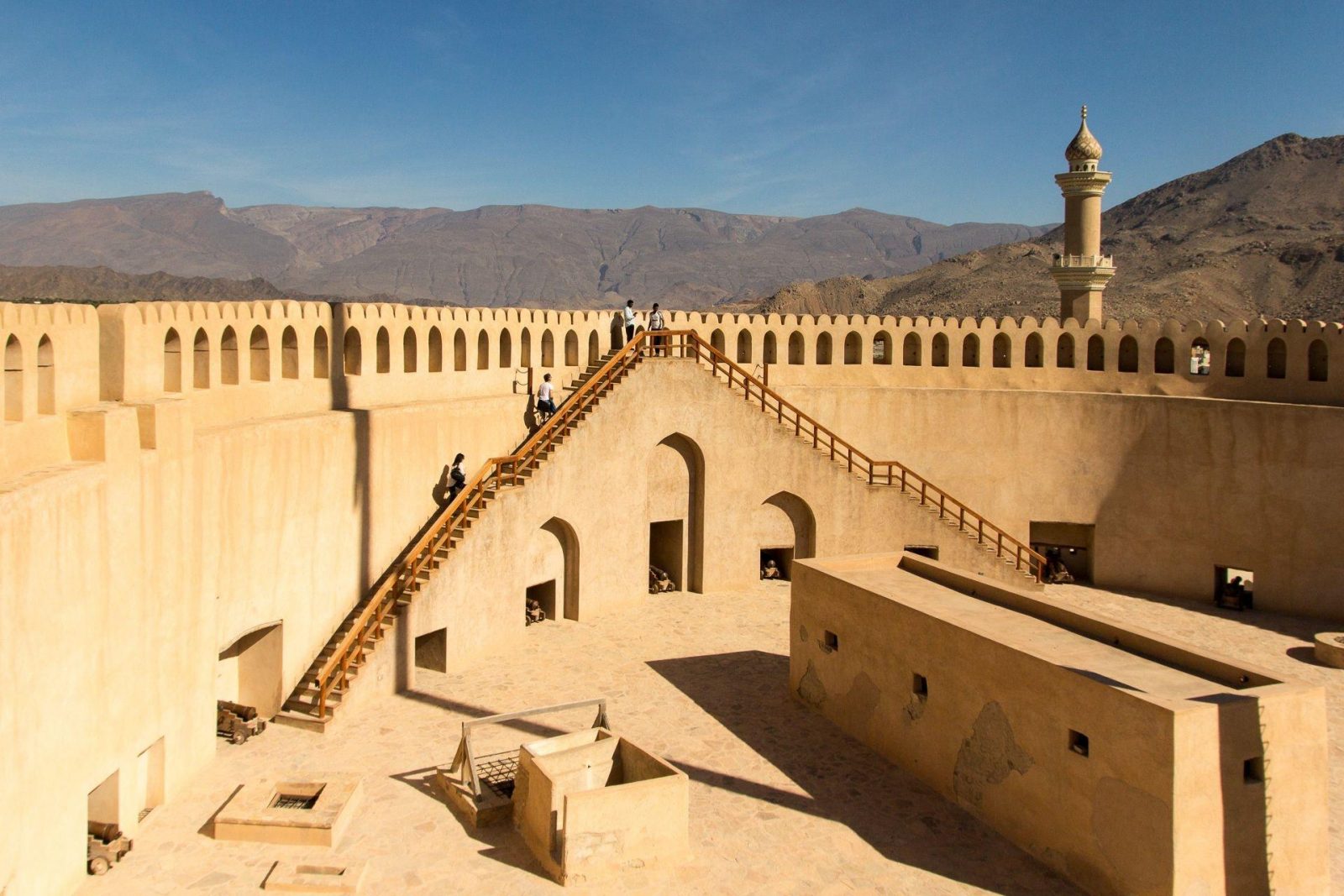 Omán 14 – Túra Muscatem za indickými vízy a historická Nizwa