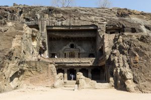 Indie 18 – Nekonečné skalní chrámy Ellora a druhá část přesunu na sever