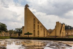 Jantar Mantar, nadrozměrná observatoř