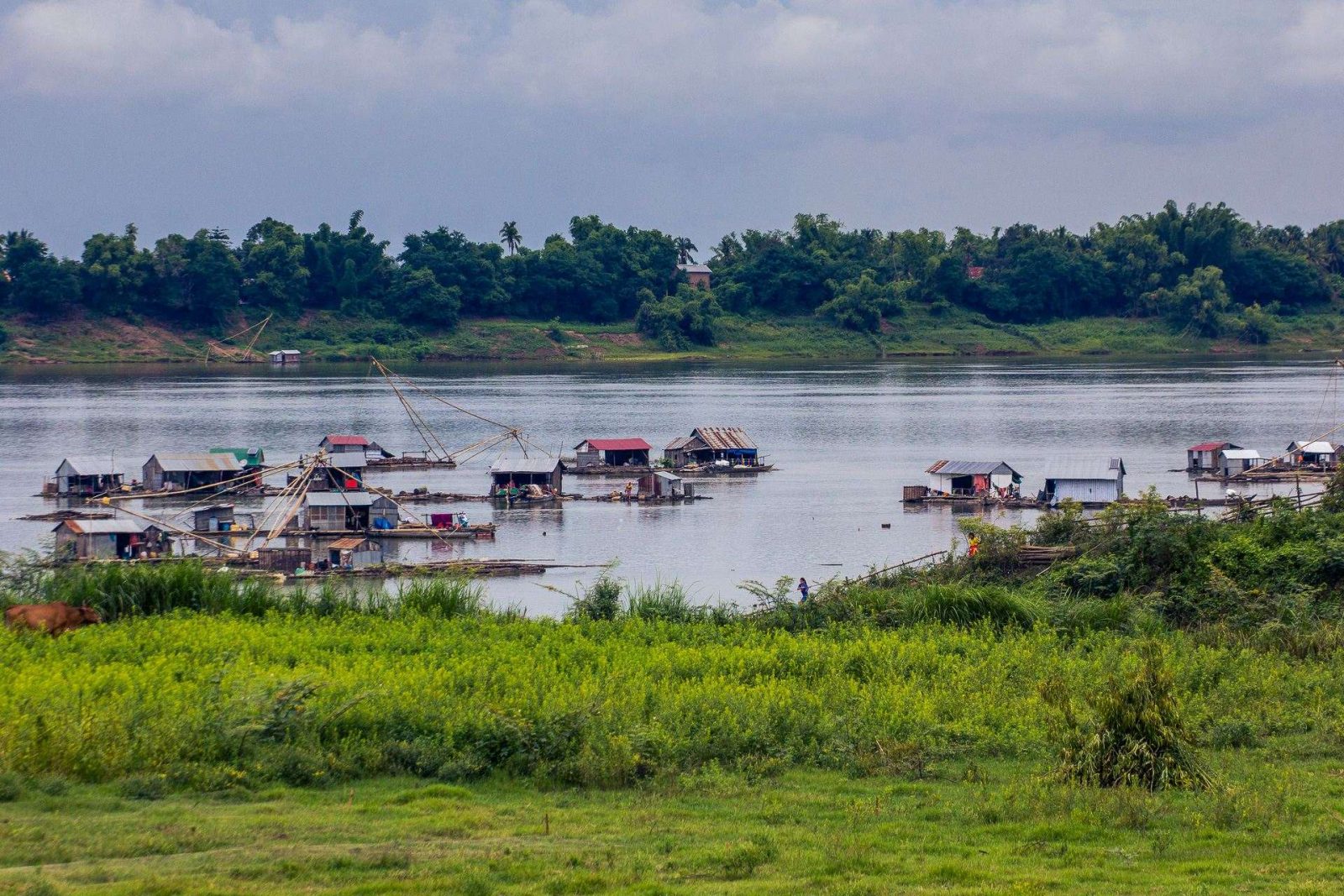Kambodža 4 – Stopem přes Kratie do Phnom Penhu