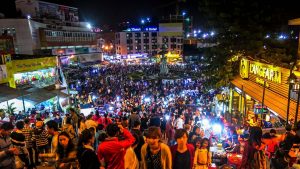 Vietnam 7 - Přelidněný Dalat uprostřed hor a borových lesů