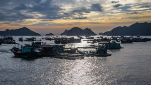 Vietnam 17 - Dovolenkový ostrov Cat Ba, největší v Halong Bay