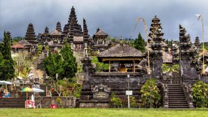Indonésie 6 - Východ Bali - Besakih, Amlapura, Amed - chrám, rýže, moře