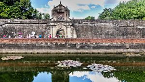 Lehce historická Manila a ovocné obžerství i výhled z mrakodrapu v Bangkoku