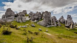 2. - Dobrodružství v zatopené jeskyni Cave Stream a narnijský Castle Hill