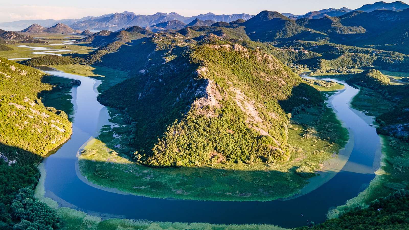 Divoká půlka Skadarského jezera a (ne)odhalená tajemství řeky Mrtvice