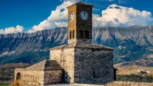 Úchvatný Gjirokastër, nával u Modrého oka a nejlepší ice coffee v zemi