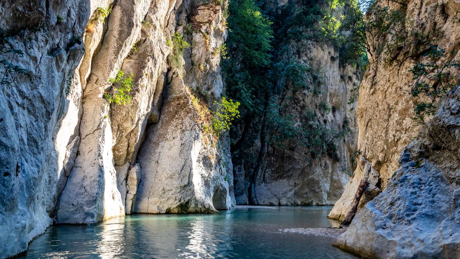 Divoké Řecko: Tajemný kaňon Acheron a dalších 5 pokladů regionu Epirus