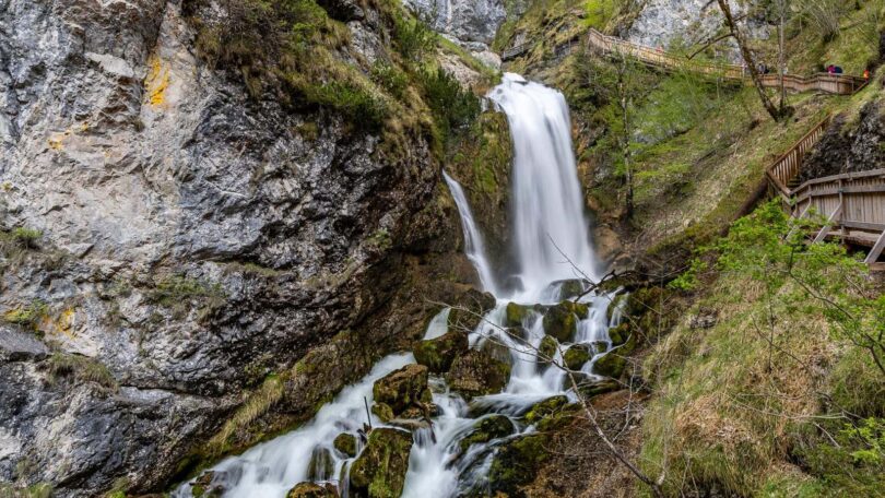 Stezka podél 5 vodopádů: Rakouská soutěska Wasserlochklamm bere dech