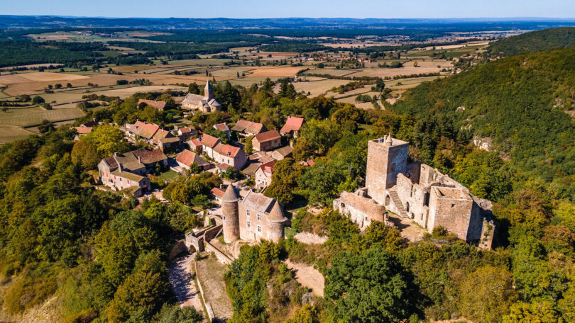 Středověká vesnice Brancion