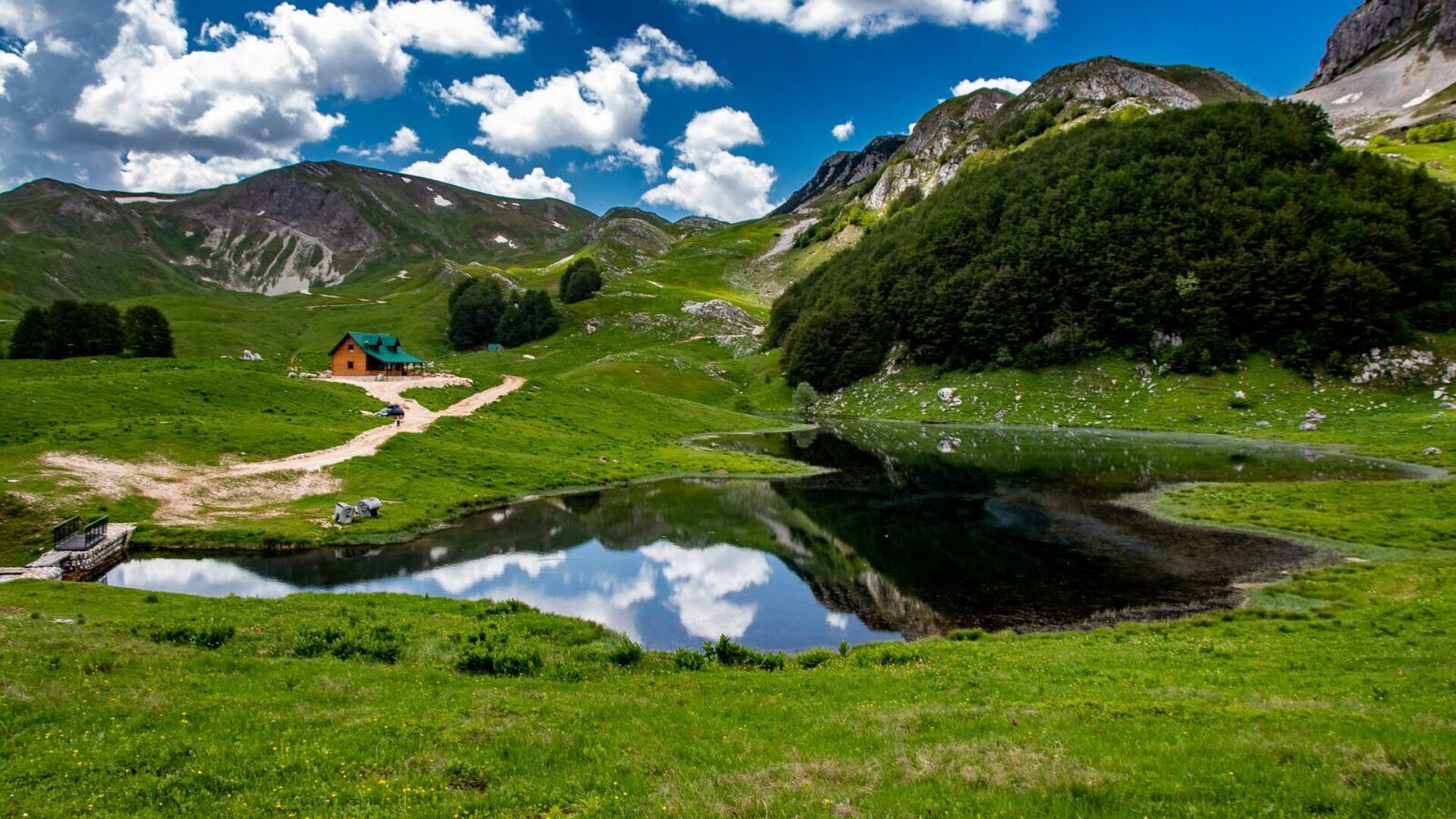 Jugovo jezero