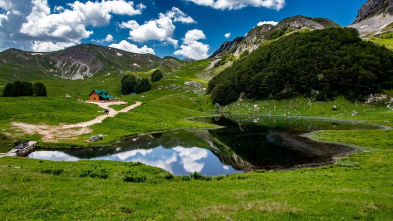 Jugovo jezero