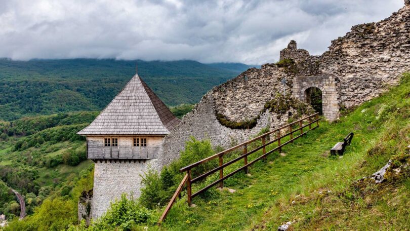 Stari Grad Ostrovica
